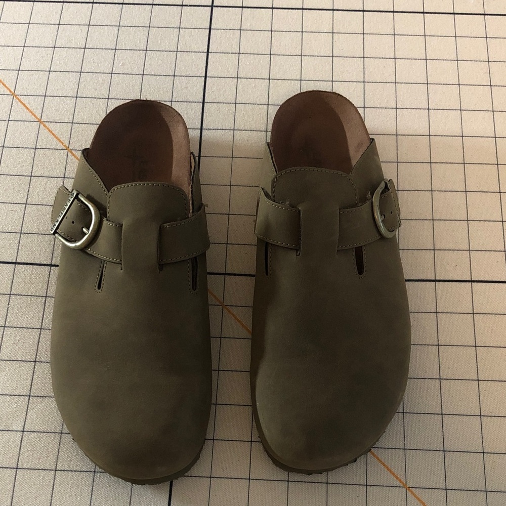 Eastland Women’s “Gina” Clogs